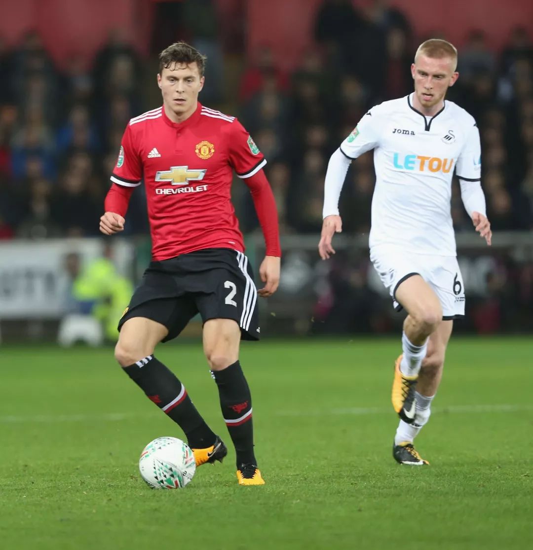 这两位足球 这两位足球